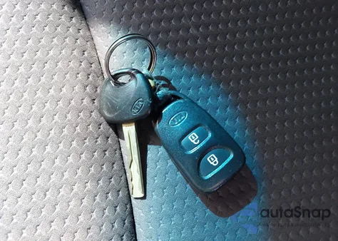 2011 Kia Sorento Lx from USA, damaged, VIN 5XYKTCA18BG116066